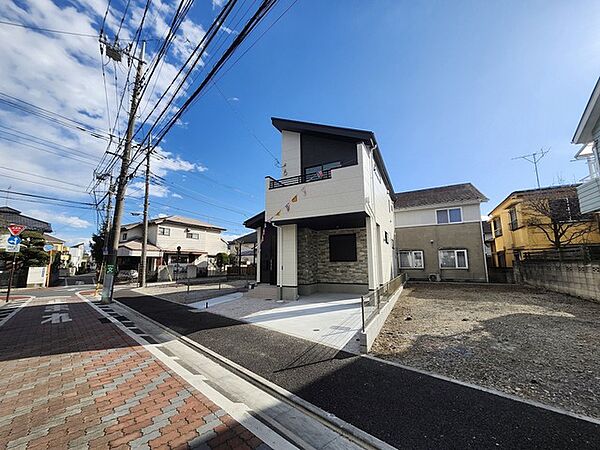 Kamirenjaku 5-chome, Mitaka City, Tokyo, Japan Kamirenjaku 5-chome, Mitaka City, Tokyo, Japan