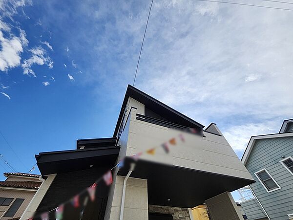 Kamirenjaku 5-chome, Mitaka City, Tokyo, Japan Kamirenjaku 5-chome, Mitaka City, Tokyo, Japan
